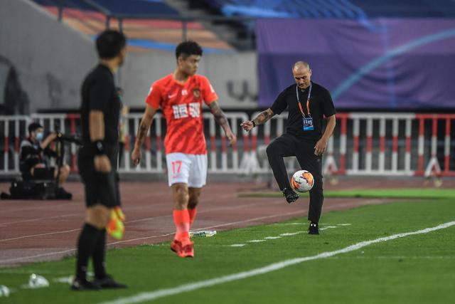 亚锦赛首战告捷：中国女排3-0击败伊拉克